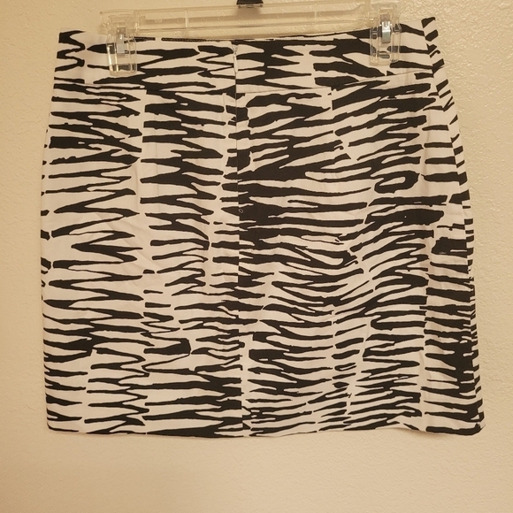 Banana Republic X Truna Turk Black and White Skirt - Picture 4 of 5